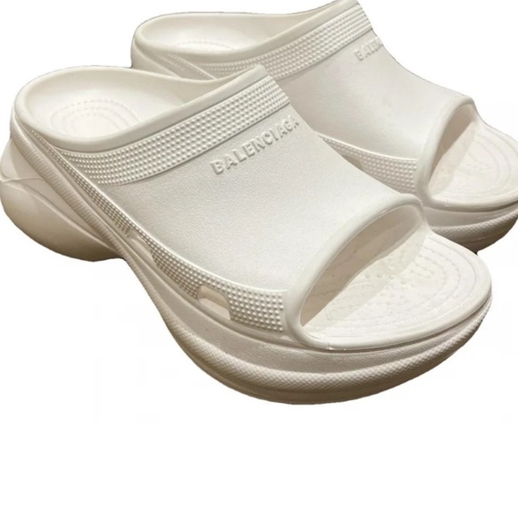 BALENCIAGA + Crocs Pool perforated rubber slides - Picture 5 of 5